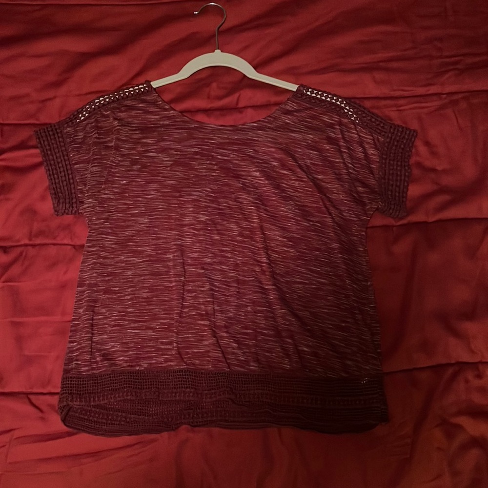 Cropped top with crocheted inlays